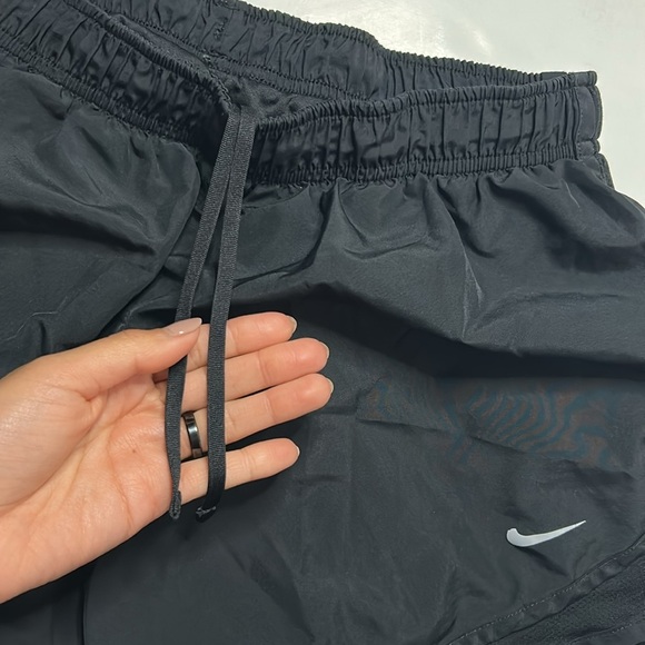 Nike Women's Black Running Shorts size L - Picture 6 of 6